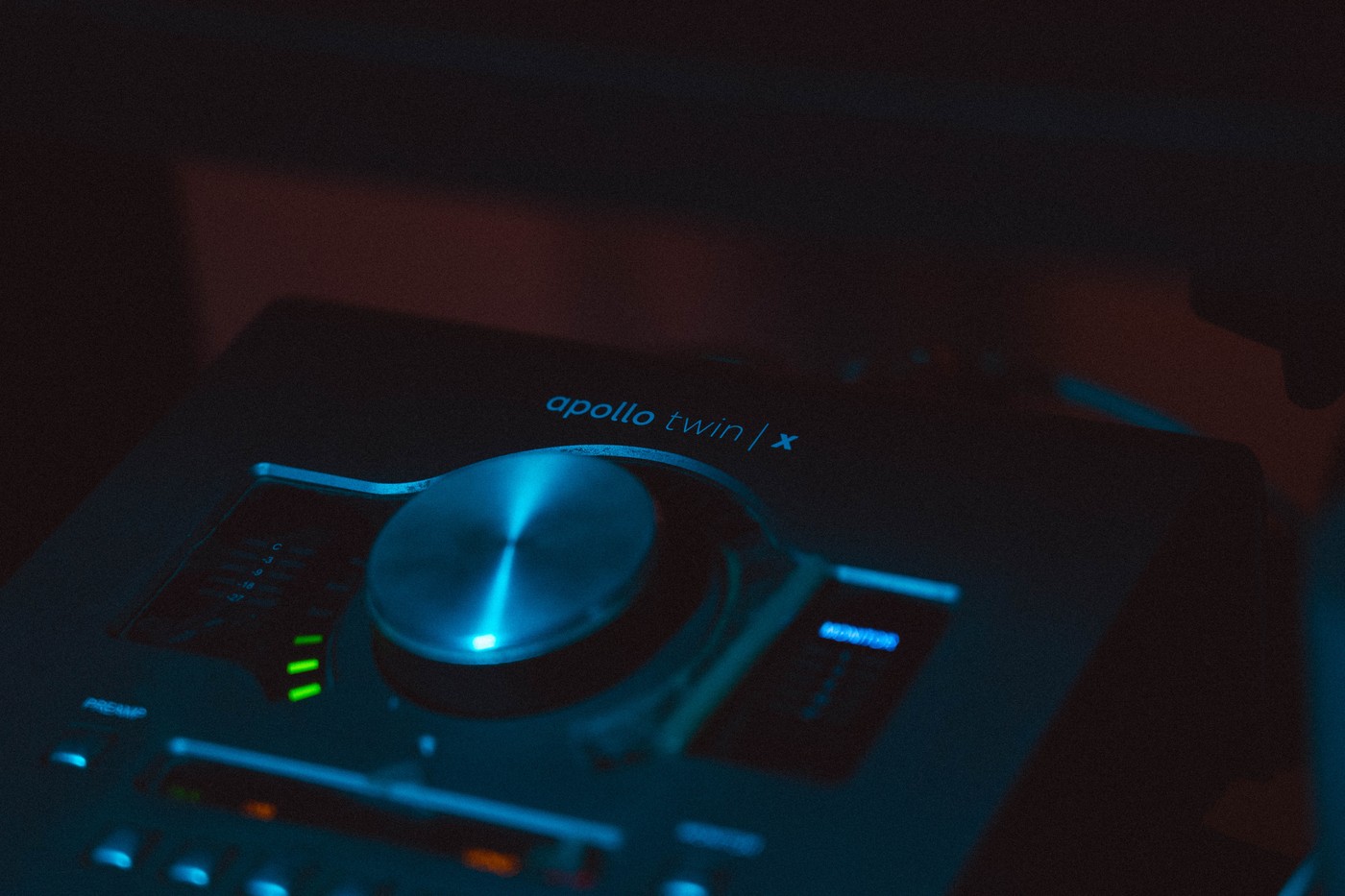 Apollo Twin X — Hypeless Studio