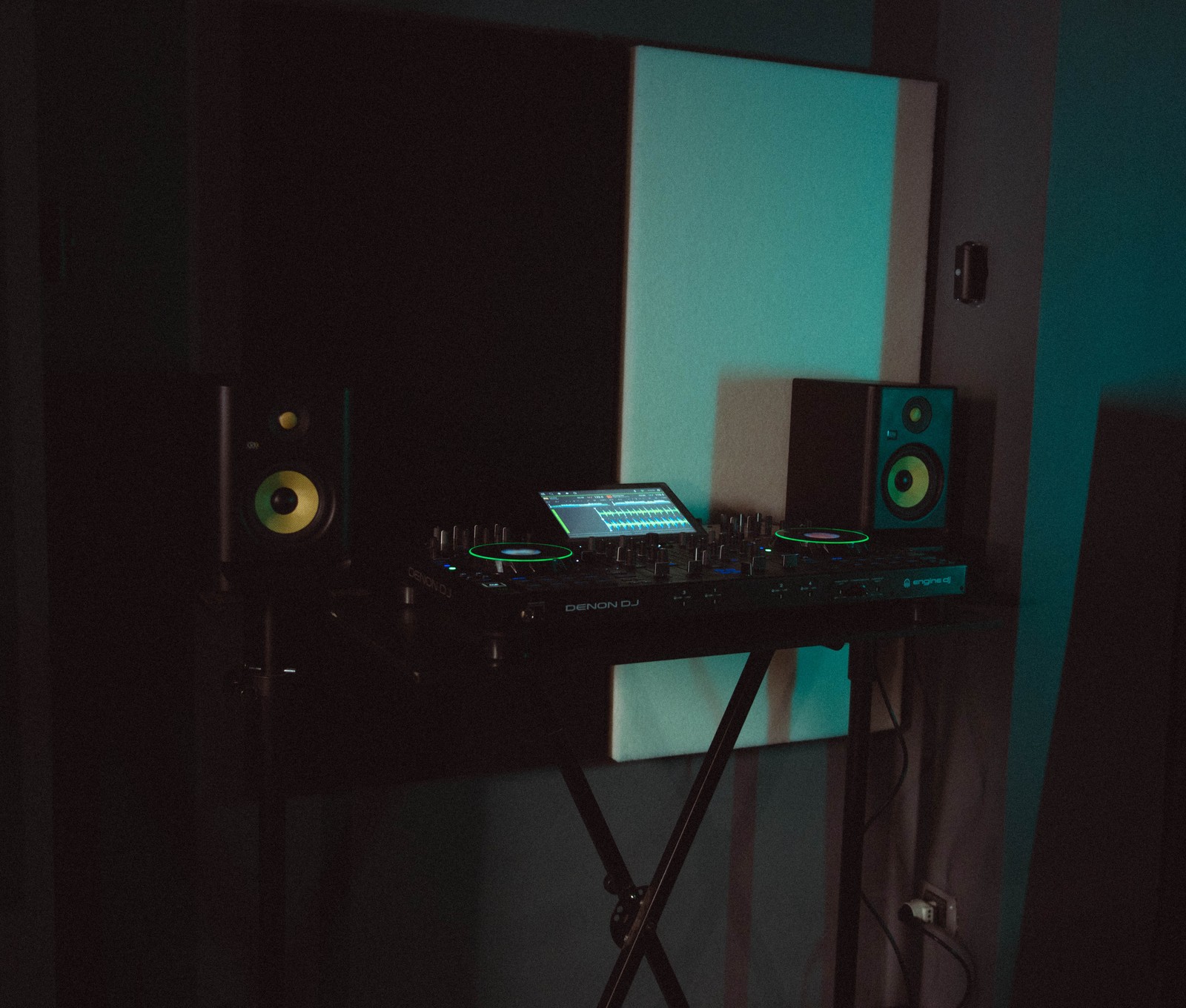 Producer al lavoro — Hypeless Studio